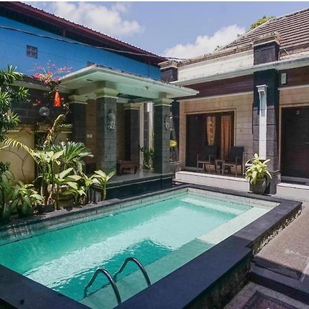 Denays Guesthouse Jimbaran Екстер'єр фото