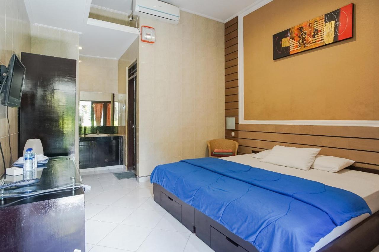 Denays Guesthouse Jimbaran Екстер'єр фото